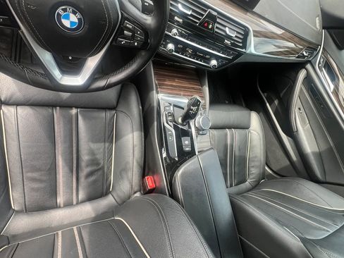 Used 2019 BMW 530e xDrive w/ Convenience Package AWD/4WD image 25