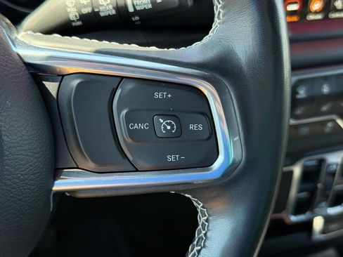Used 2023 Jeep Wrangler Unlimited Sahara w/ Cold Weather Group AWD/4WD image 16