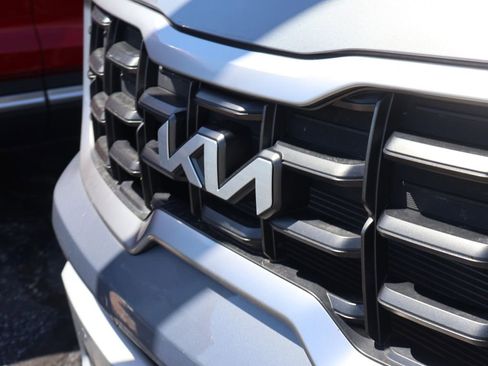 Used 2025 Kia Telluride S image 2