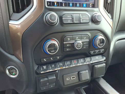 Used 2023 Chevrolet Silverado 2500 High Country w/ LPO, Hitch Package image 12