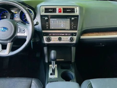 Used 2016 Subaru Outback 2.5i Limited AWD/4WD image 11