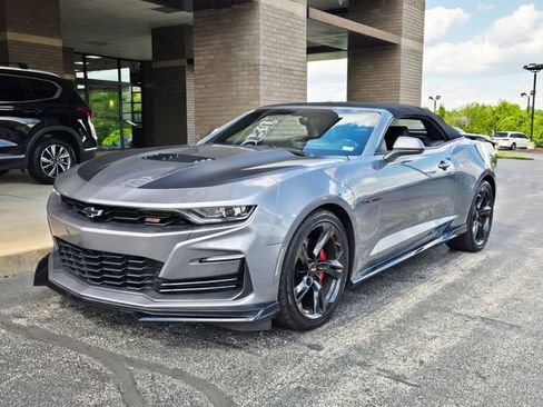 Used 2021 Chevrolet Camaro SS RWD image 4