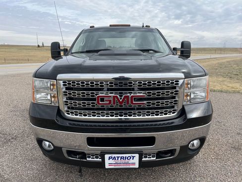 Used 2014 GMC Sierra 2500 Denali w/ Suspension Package, Off-Road image 8