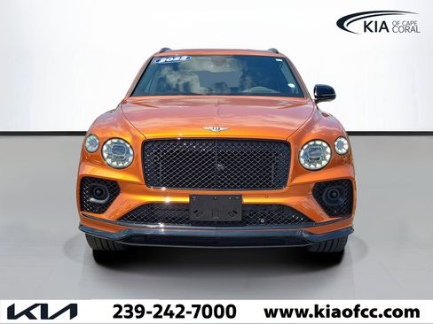 Used 2022 Bentley Bentayga AWD/4WD image 2