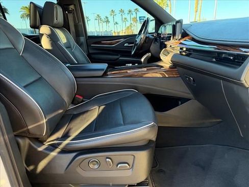 Used 2021 Cadillac Escalade Premium Luxury image 15