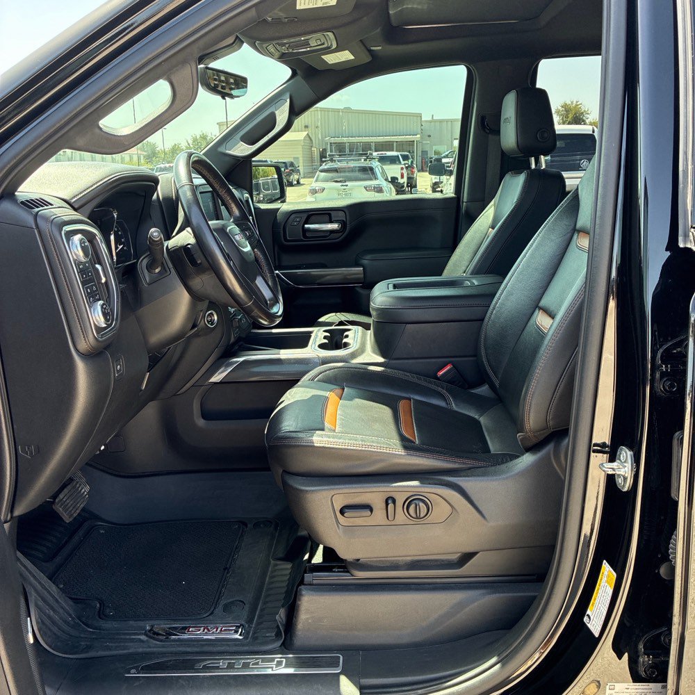 Used 2021 GMC Sierra 1500 AT4 w/ AT4 Premium Package AWD/4WD image 3