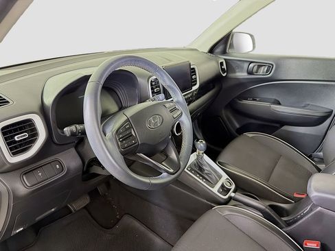 Used 2023 Hyundai Venue Limited w/ Cargo Package image 11