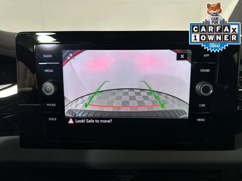 Used 2025 Volkswagen Jetta SE image 21