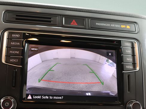 Used 2017 Volkswagen Tiguan Sport AWD/4WD image 16