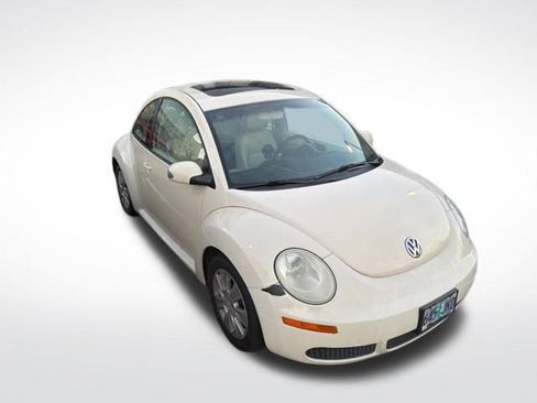 Used 2008 Volkswagen Beetle S image 7