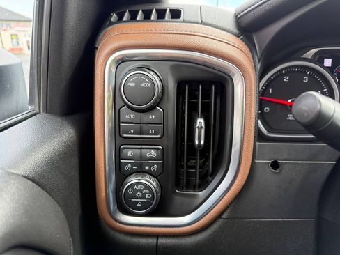Used 2021 Chevrolet Silverado 2500 High Country AWD/4WD image 15