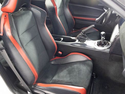 Used 2020 Toyota 86 image 36