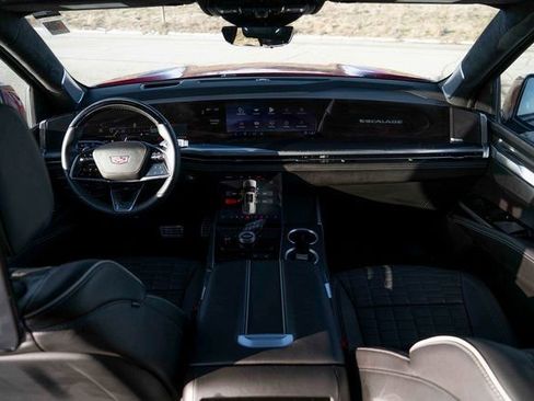 Used 2025 Cadillac Escalade V image 38
