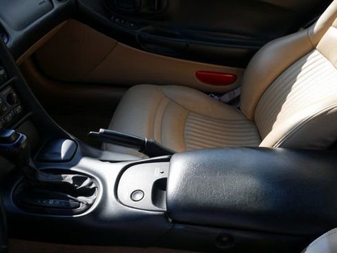 Used 2001 Chevrolet Corvette Convertible w/ Preferred Equipment Group1 image 17