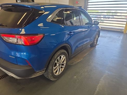 Used 2021 Ford Escape SE AWD/4WD image 3