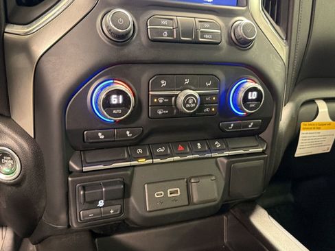 Used 2022 Chevrolet Silverado 1500 RST image 16