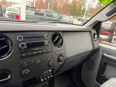 Used 2015 Ford F550 4x4 Regular Cab Super Duty image 45