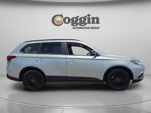 Used 2020 Mitsubishi Outlander SE FWD image 5