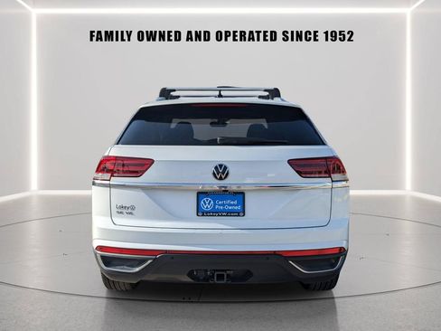 Certified 2023 Volkswagen Atlas Cross Sport SE w/ Panoramic Sunroof Package FWD image 5