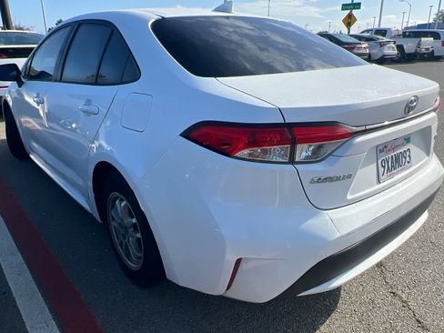 Certified 2021 Toyota Corolla LE FWD image 6