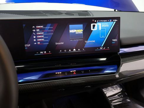 Used 2025 BMW M5 Touring image 45