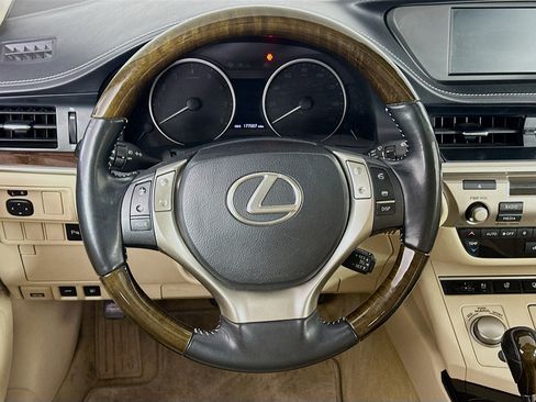 Used 2013 Lexus ES 350 w/ Luxury Pkg FWD image 18