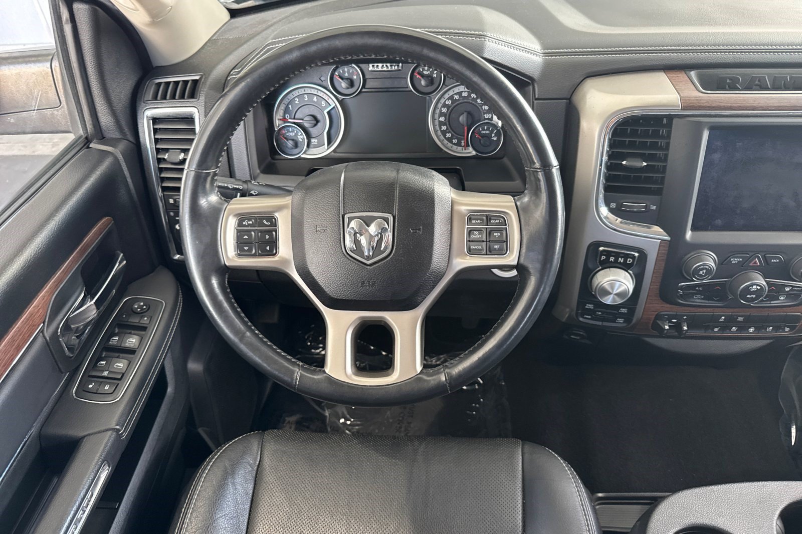 Used 2019 RAM 1500 Laramie AWD/4WD image 18