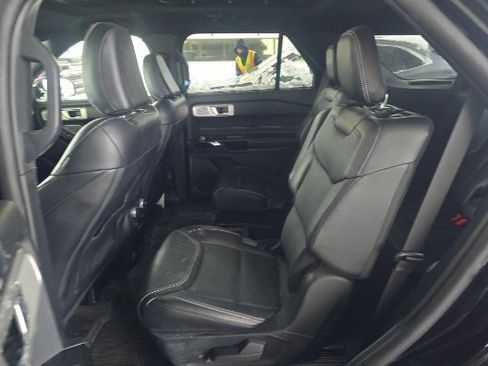 Used 2021 Ford Explorer ST w/ ST Street Pack image 7