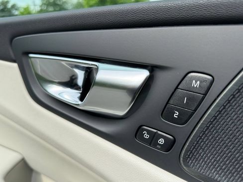Used 2023 Volvo XC60 T8 Plus w/ Climate Package AWD/4WD image 22