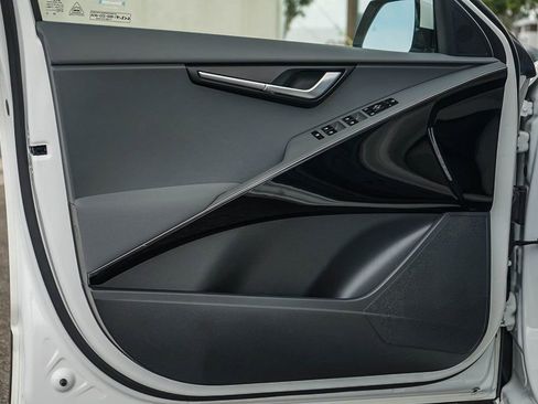 Used 2023 Kia Niro EX Touring image 22