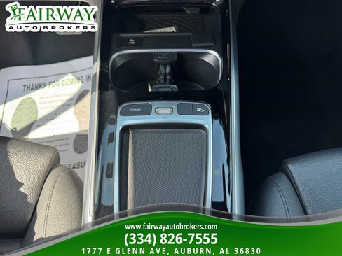 Used 2025 Mercedes-Benz GLB 250 image 22