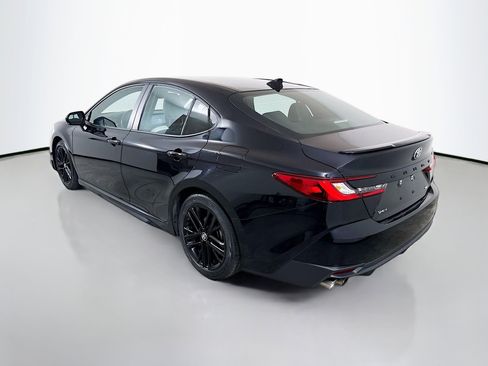 Used 2025 Toyota Camry SE image 5