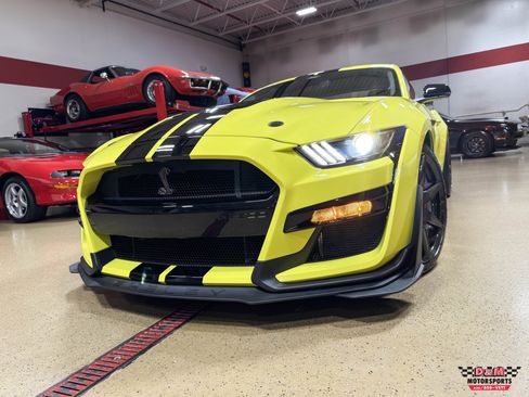 Used 2021 Ford Mustang Shelby GT500 w/ Carbon Fiber Track Pack RWD image 53
