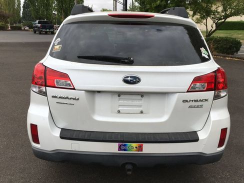 Used 2013 Subaru Outback 2.5i Premium AWD/4WD image 5