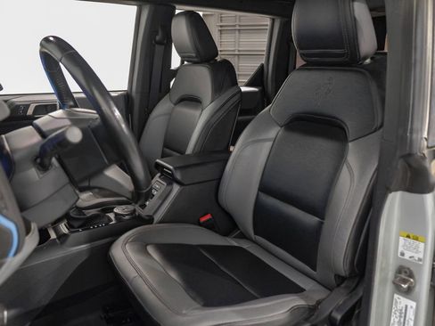 Used 2023 Ford Bronco Black Diamond image 32
