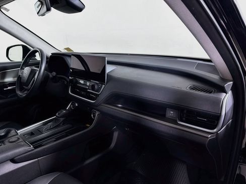 Used 2025 Toyota Grand Highlander AWD image 26