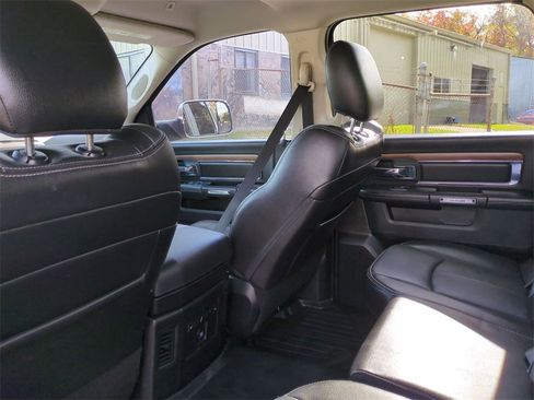 Used 2017 RAM 1500 Laramie w/ Convenience Group image 27