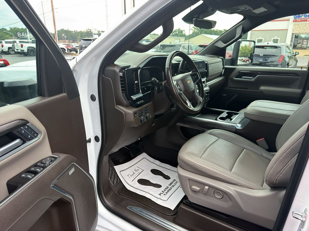 Used 2025 Chevrolet Silverado 3500 LTZ w/ LTZ Plus Package AWD/4WD image 11
