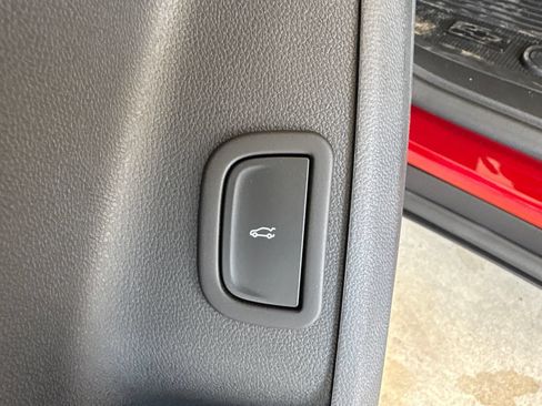 New 2026 Chevrolet Traverse LT w/ Midnight/Sport Edition FWD image 12