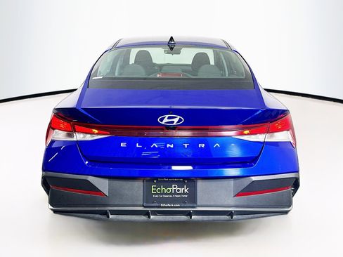 Used 2024 Hyundai Elantra SEL FWD image 7