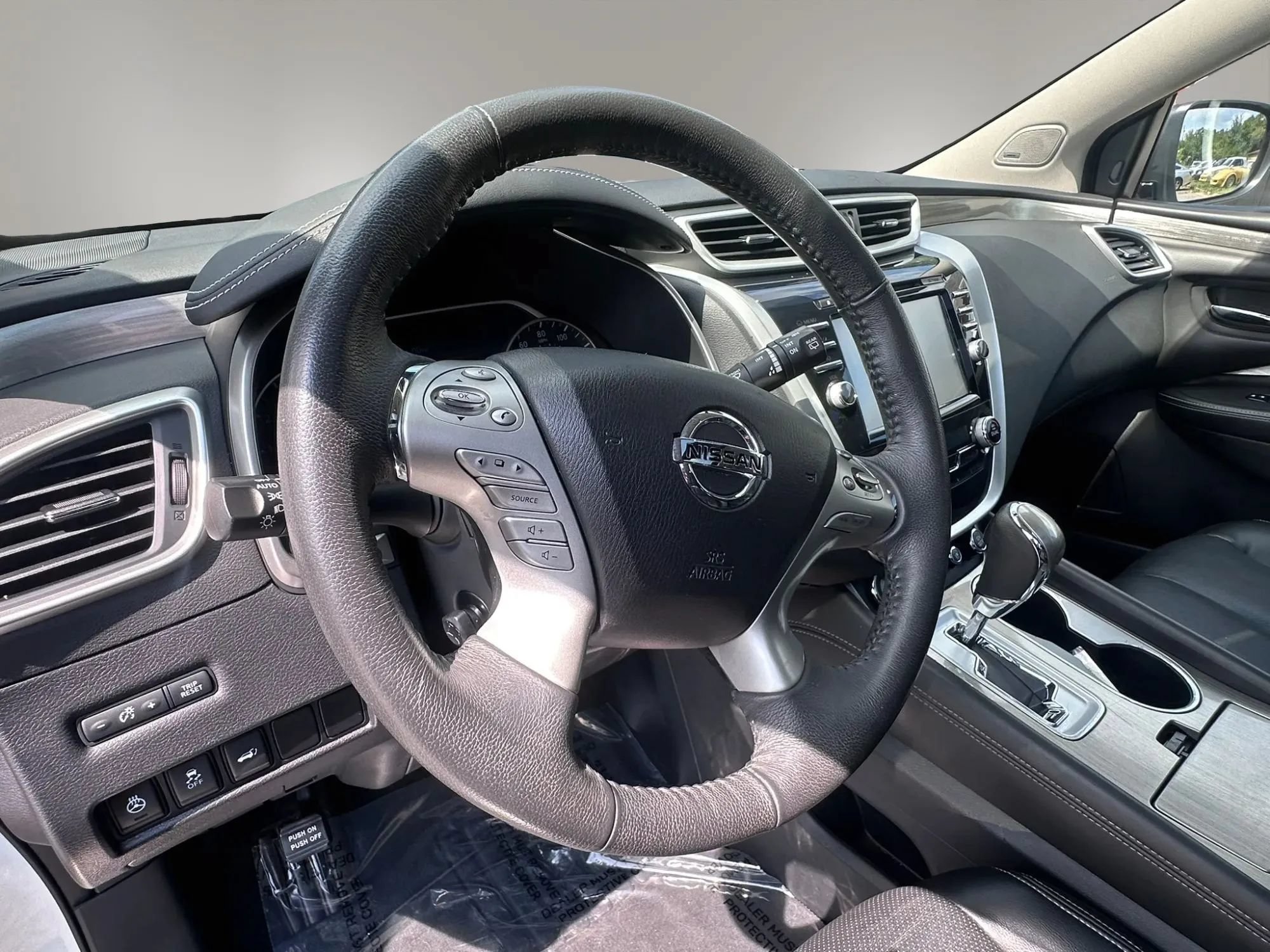 Used 2017 Nissan Murano Platinum w/ Platinum Technology Package FWD image 12
