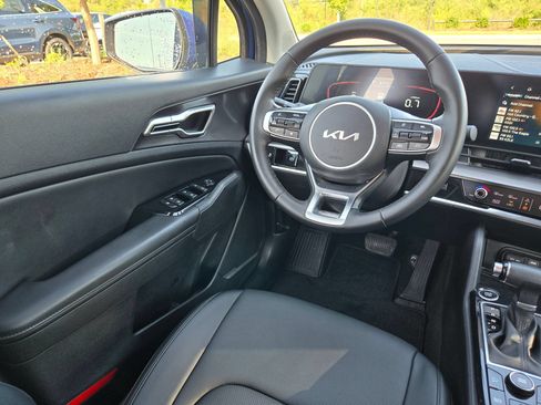Used 2023 Kia Sportage EX FWD image 9