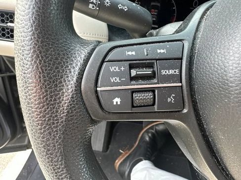 Used 2023 Honda HR-V LX image 9
