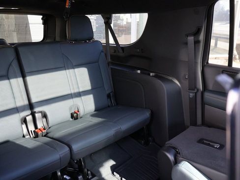 New 2026 GMC Yukon XL AT4 w/ AT4 Premium Plus Package AWD/4WD image 13
