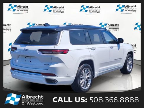Used 2023 Jeep Grand Cherokee L Summit w/ Luxury Tech Group V AWD/4WD image 5