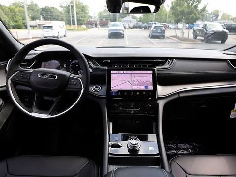 New 2025 Jeep Grand Cherokee L Limited image 11
