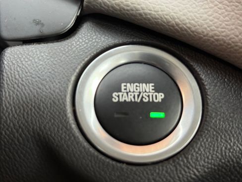 Used 2023 Chevrolet Equinox LS image 22