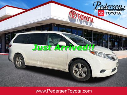 Used 2017 Toyota Sienna LE
