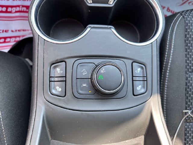 Used 2022 GMC Terrain SLE w/ Driver Convenience Package FWD image 16