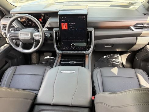 Used 2026 GMC Yukon XL Denali w/ Sun & Power Step Package AWD/4WD image 15